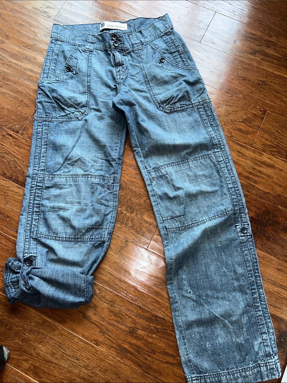 GAP denim jeans - blue,  leave down or roll up w/ button size 6